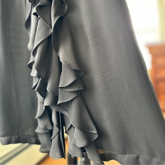 BCBG Maxazria fitted dress with short sleeves, ruffled, knee length, silk - Picture 4 of 16